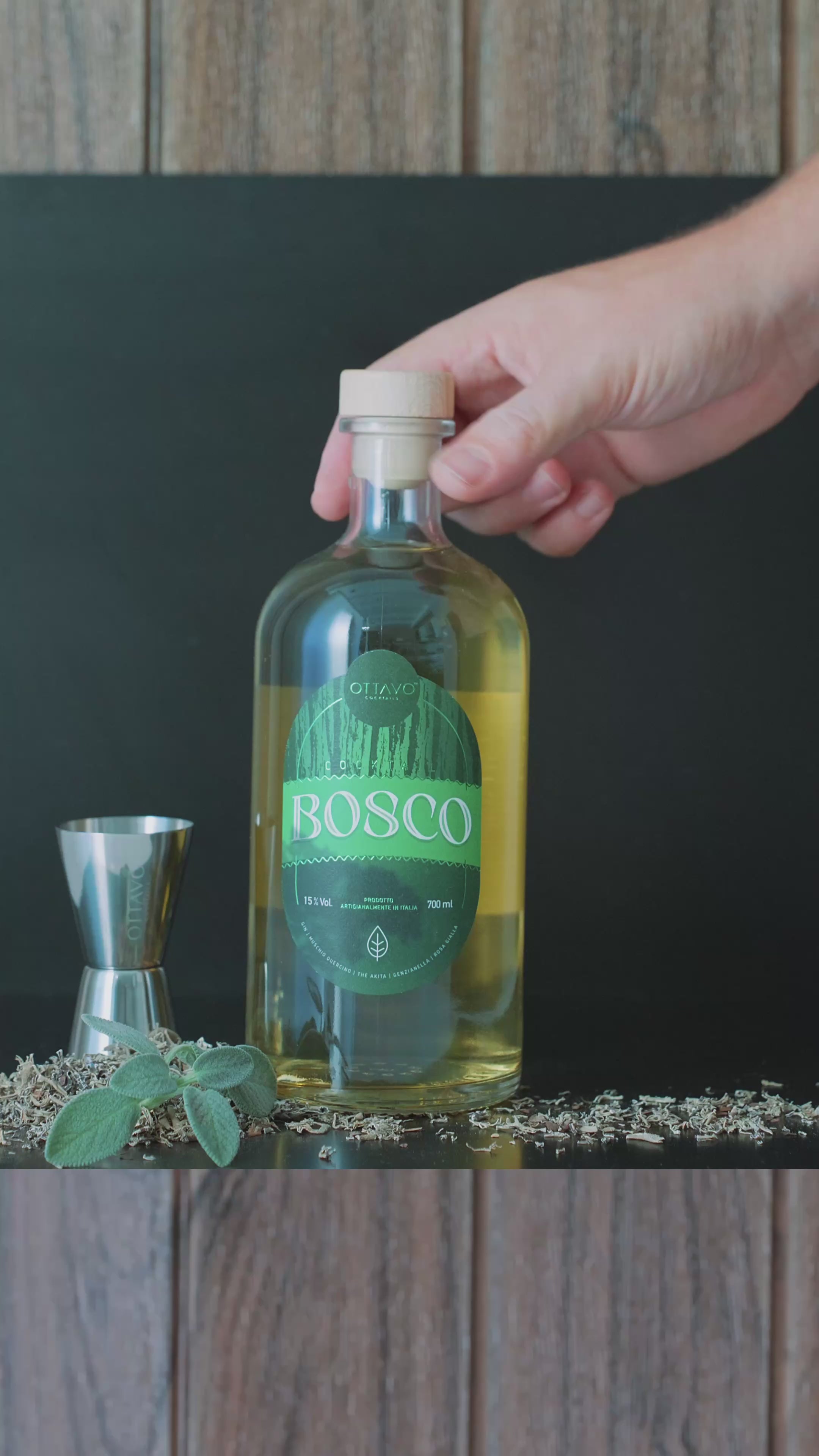 Carica il video: 